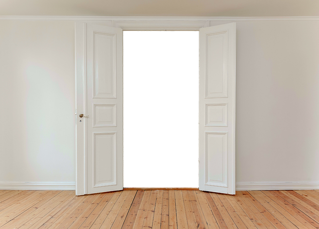 Koupili jsme plastové dveře.